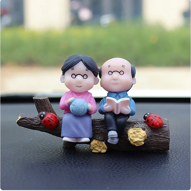 Couple-Themed Car Console Ornaments