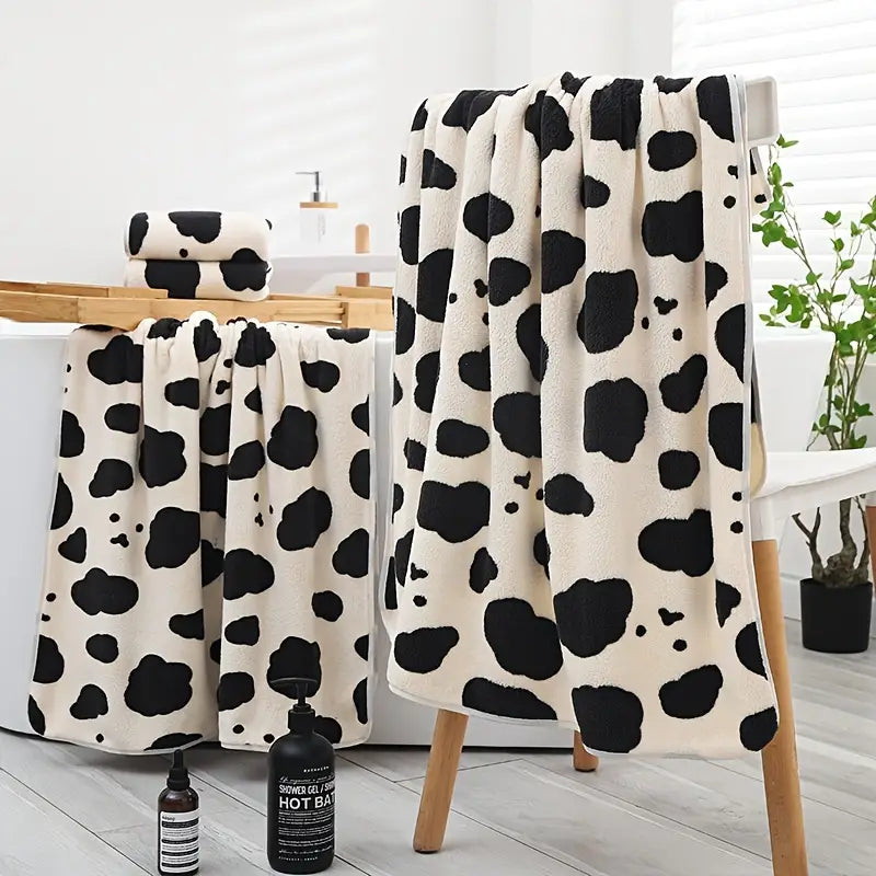 Super Soft and Absorbent Microfiber Towels (Two Sizes)
