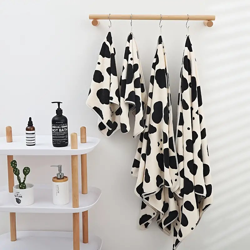 Super Soft and Absorbent Microfiber Towels (Two Sizes)